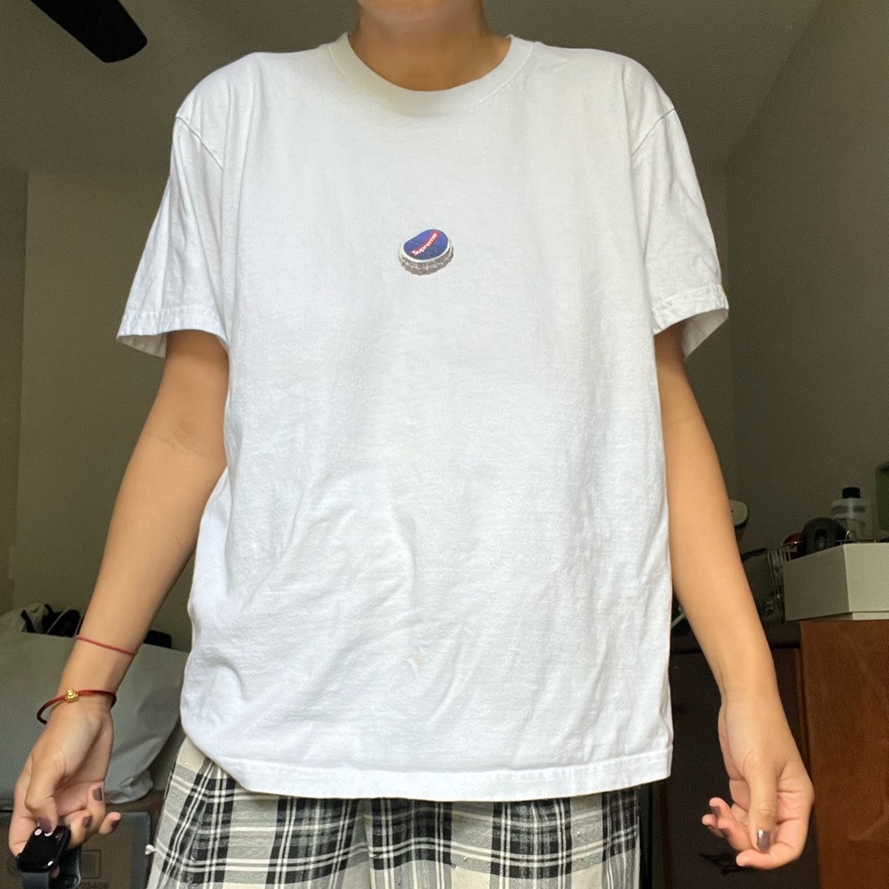supreme size M white tee